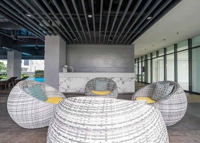 Light & Airy Scandinavian Free Pool Access Apartamento Manila