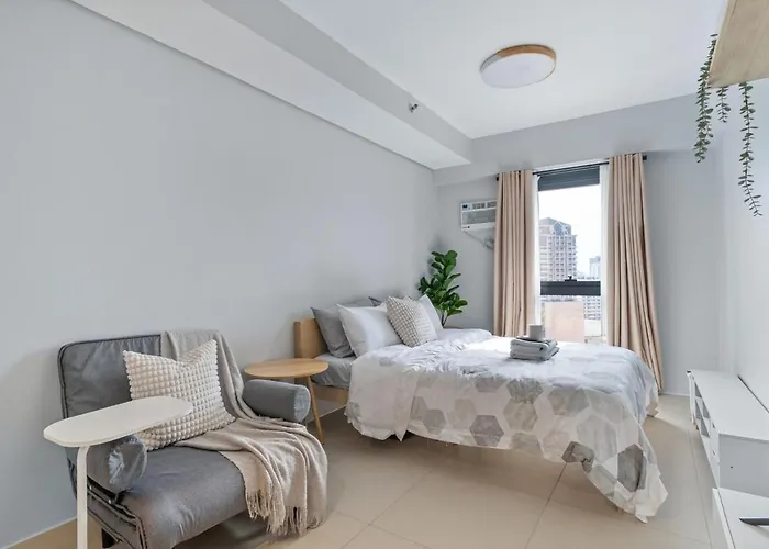 Light & Airy Scandinavian Free Pool Access * Manila